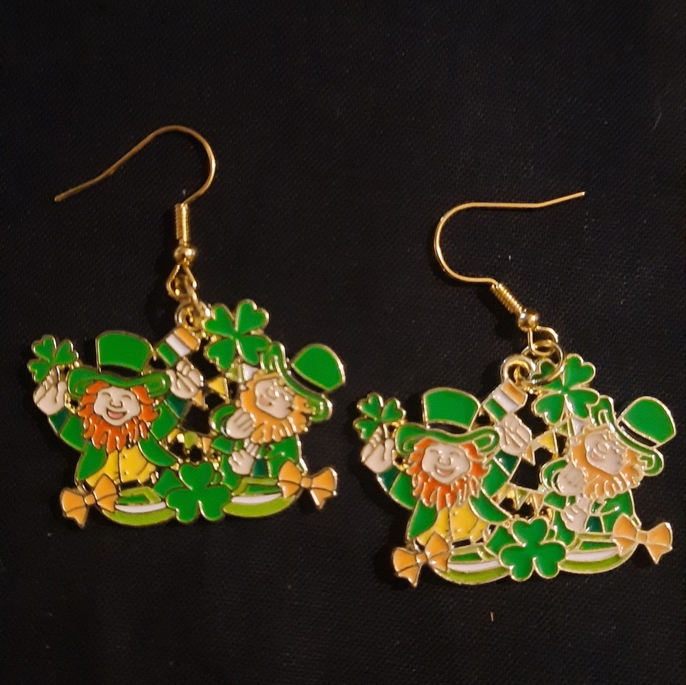 NWOT handmade St Patrick's Day earrings Saint Patties
